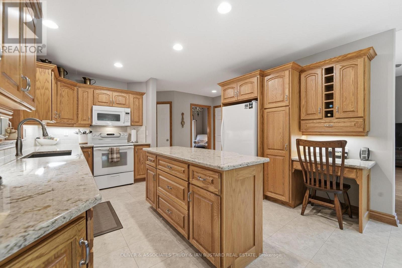 10075 Jennison Crescent — photo 13