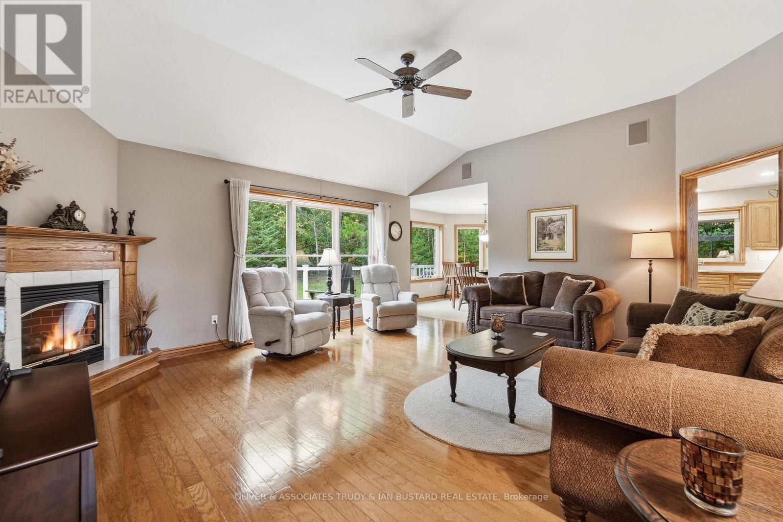 10075 Jennison Crescent — photo 7
