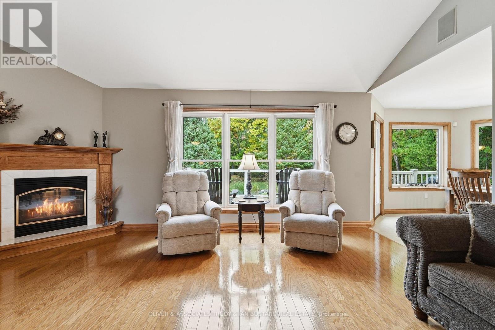 10075 Jennison Crescent — photo 8
