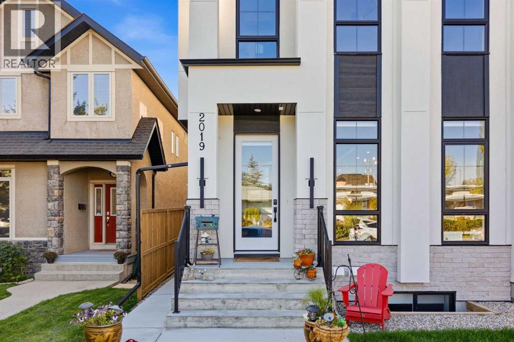 2019 21 Avenue NW - photo 2