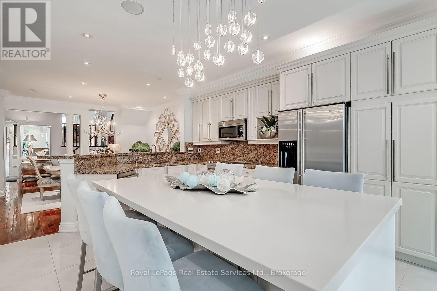 207 TAWNY CRESCENT - 10