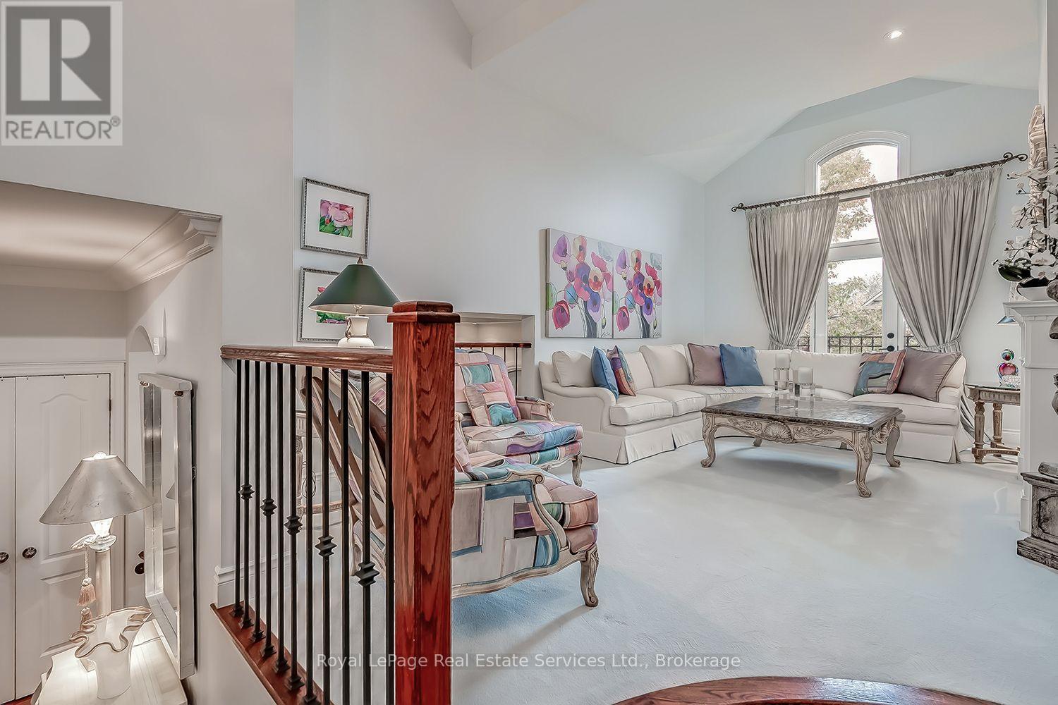 207 TAWNY CRESCENT - 16