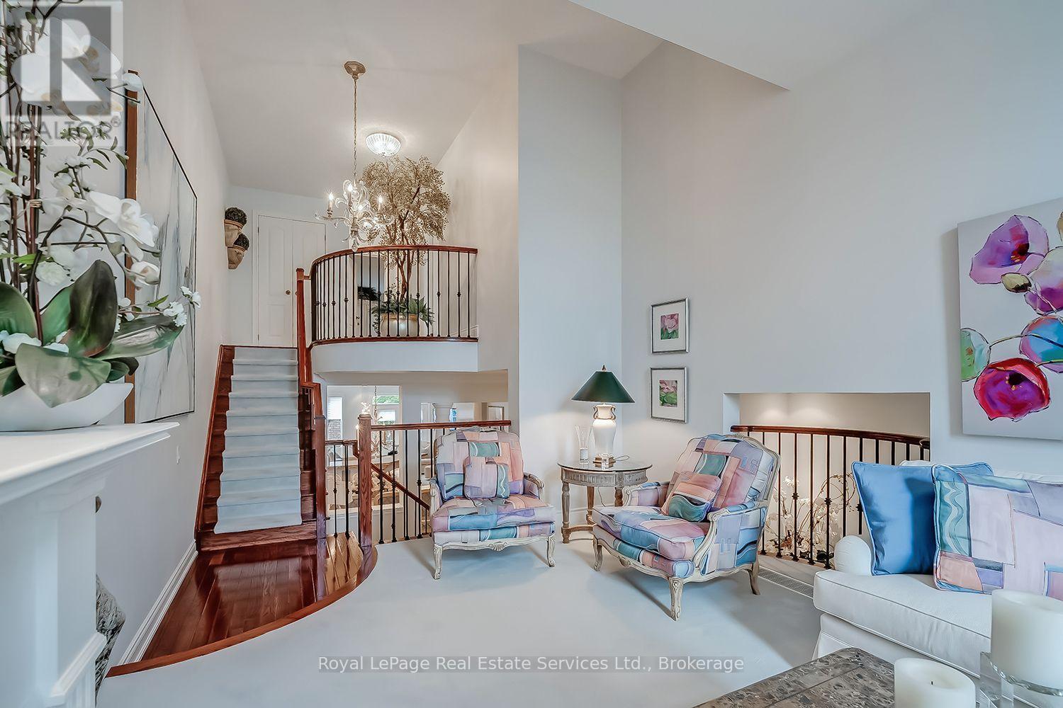 207 TAWNY CRESCENT - 19