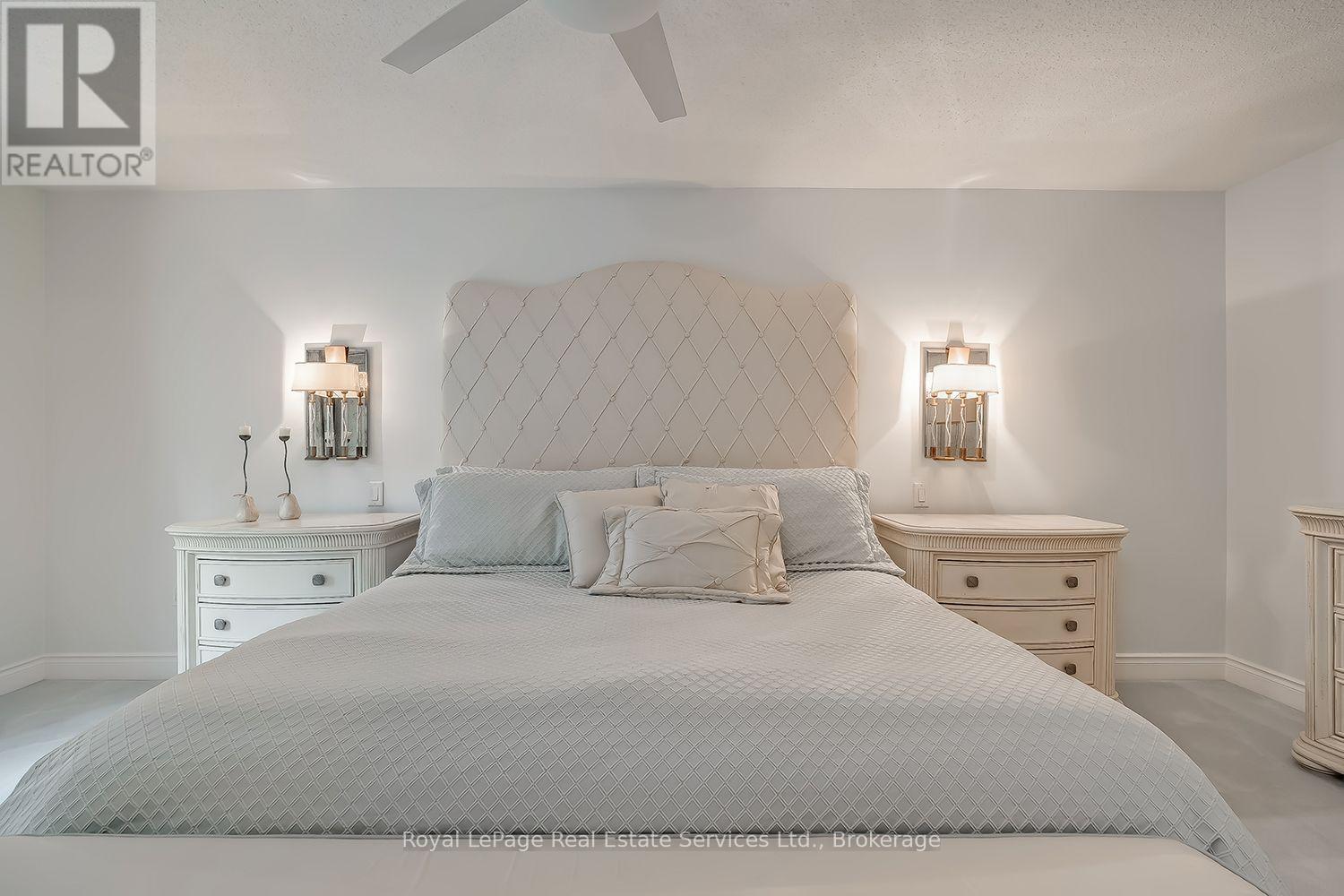 207 TAWNY CRESCENT - 21