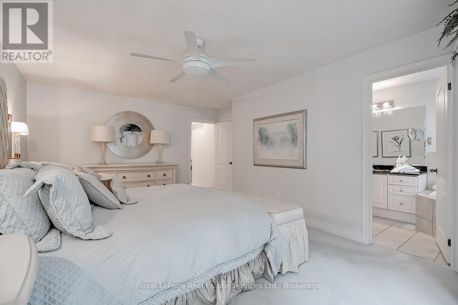 207 TAWNY CRESCENT - 22