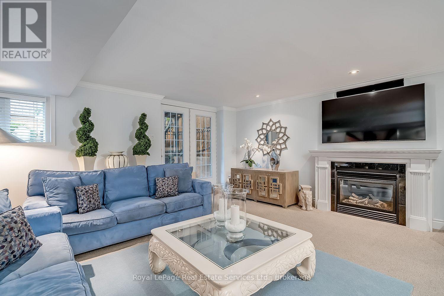 207 TAWNY CRESCENT - 29