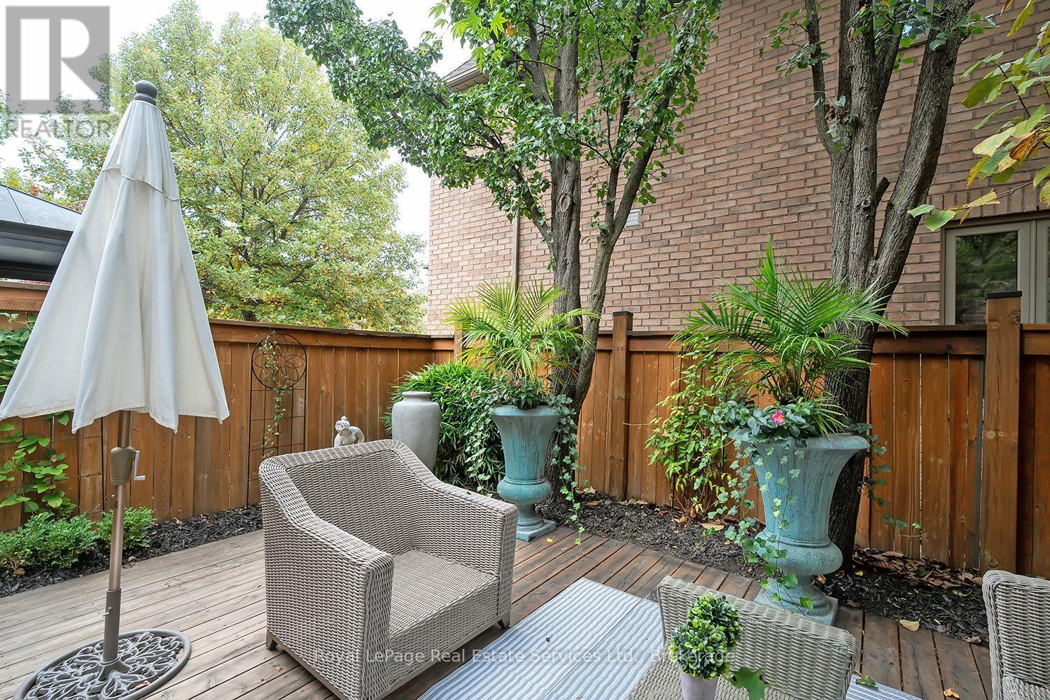207 TAWNY CRESCENT - 38