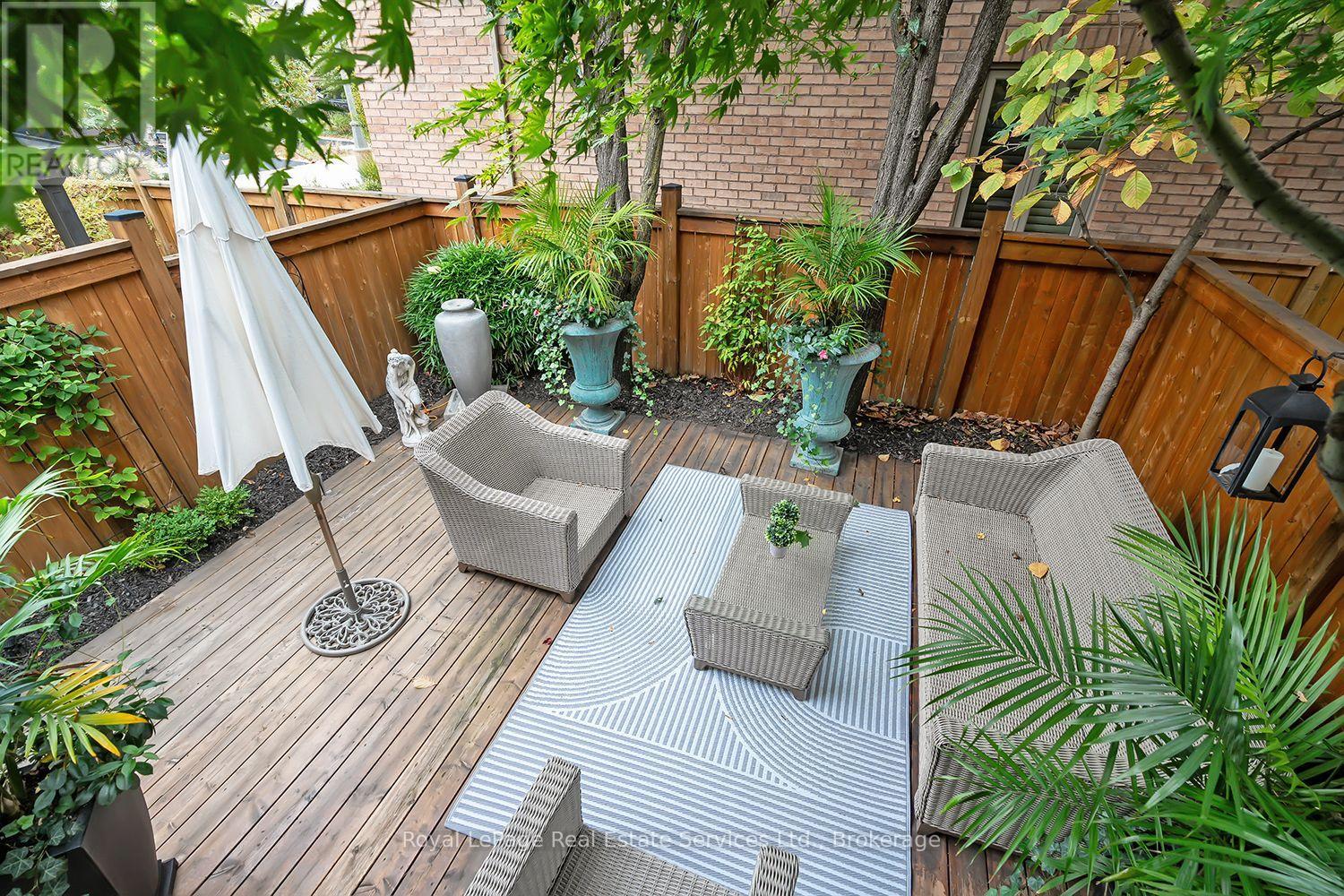 207 TAWNY CRESCENT - 39