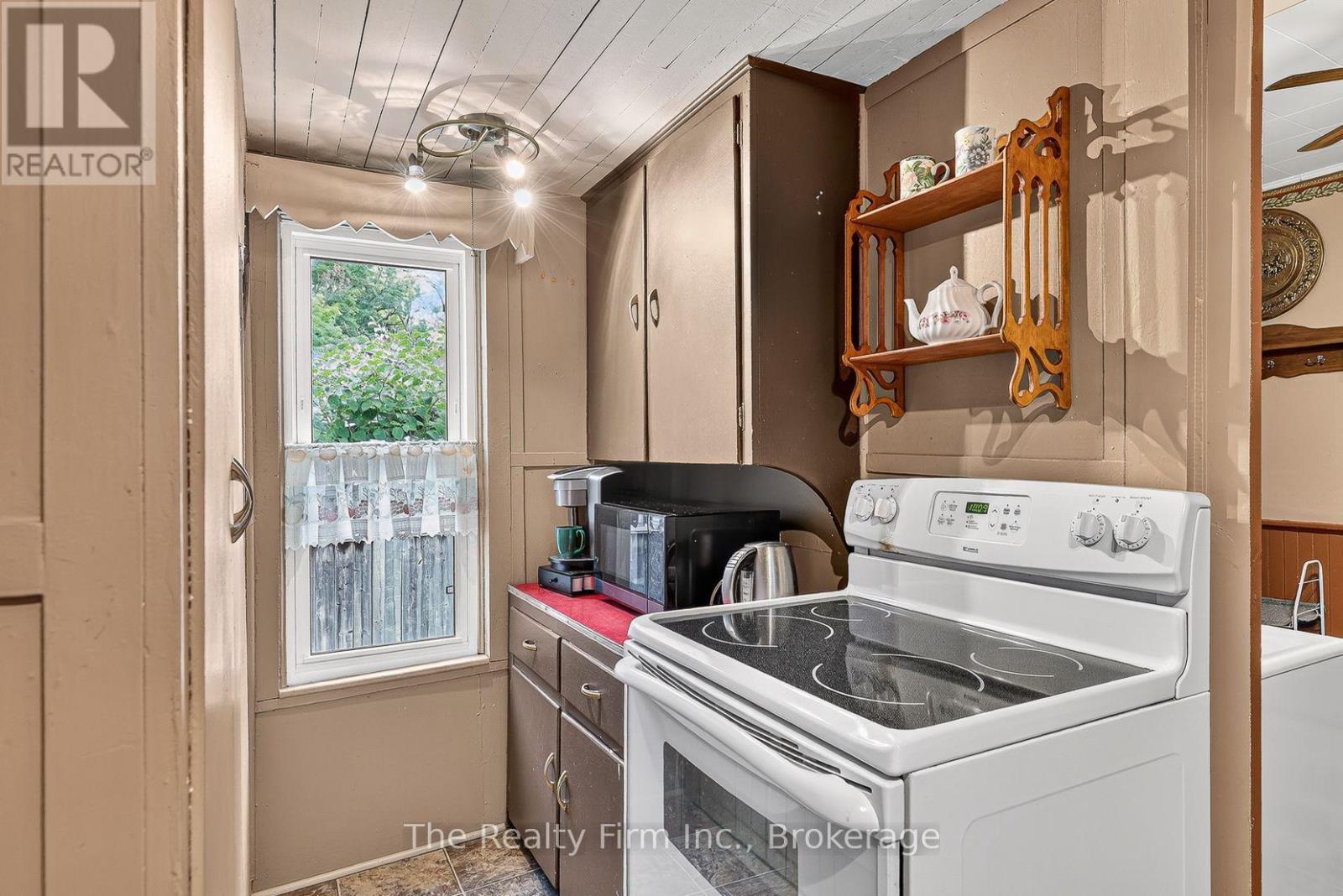 741 Nelson Street — photo 22