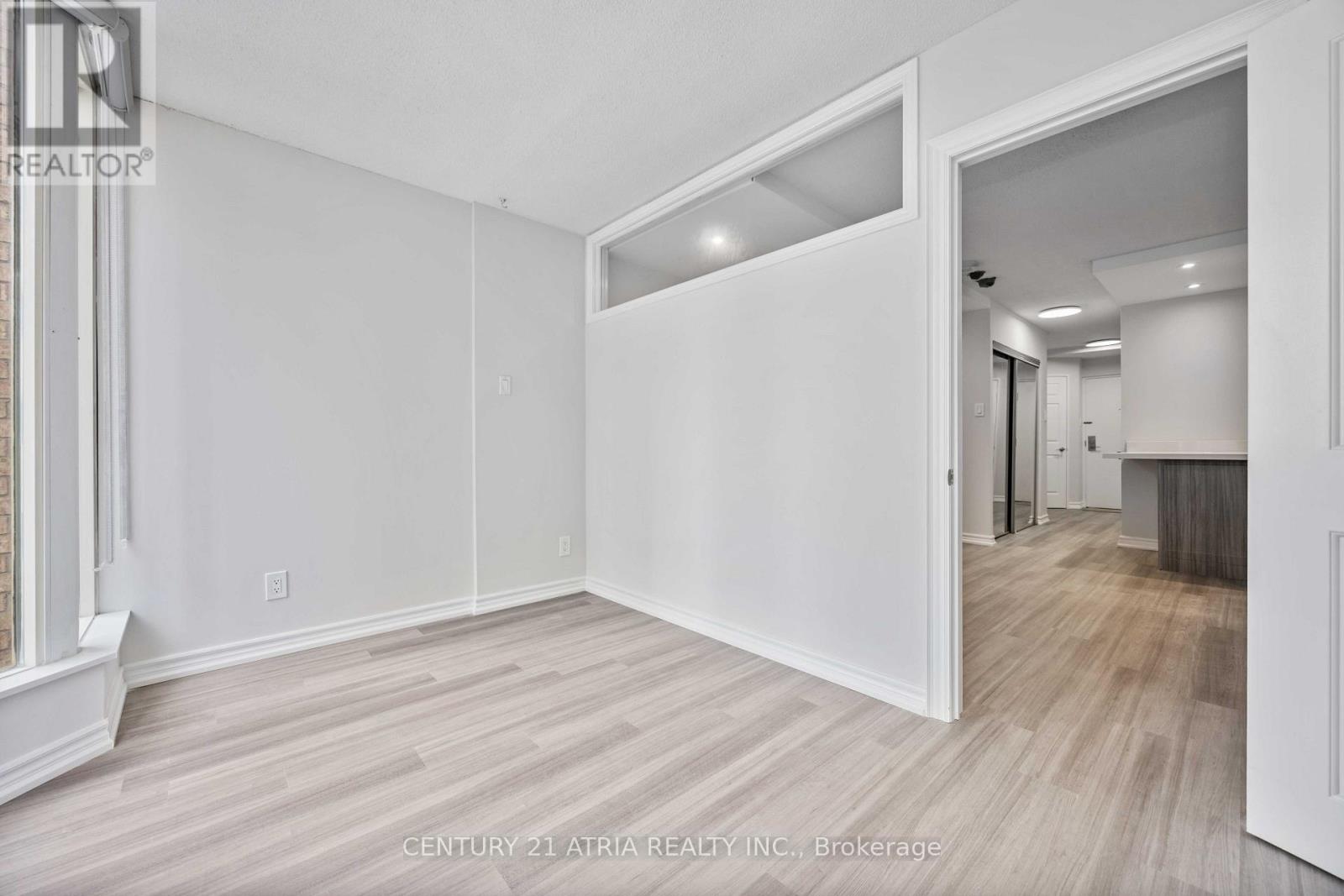 55 Centre Avenue — photo 14