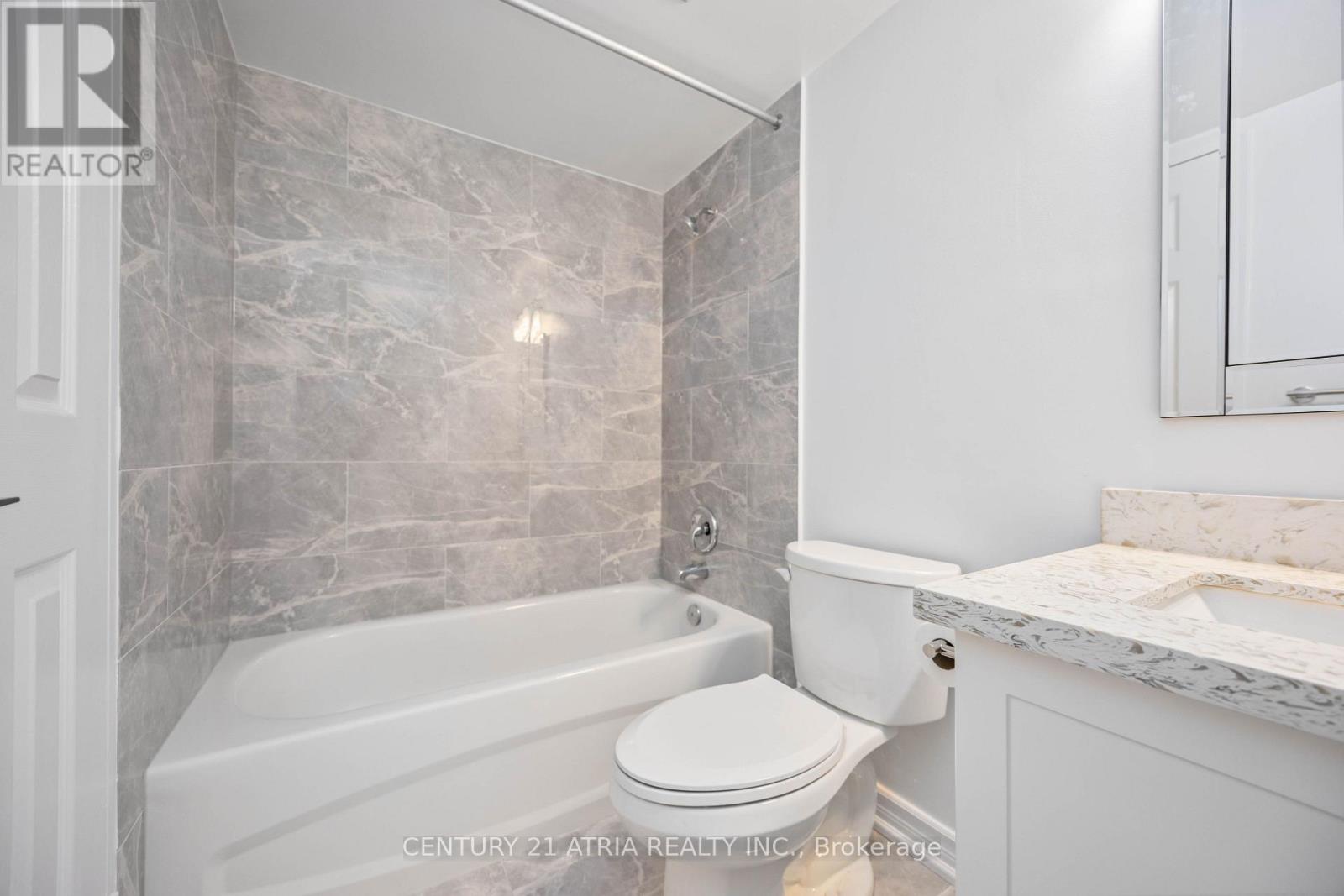 55 Centre Avenue — photo 17