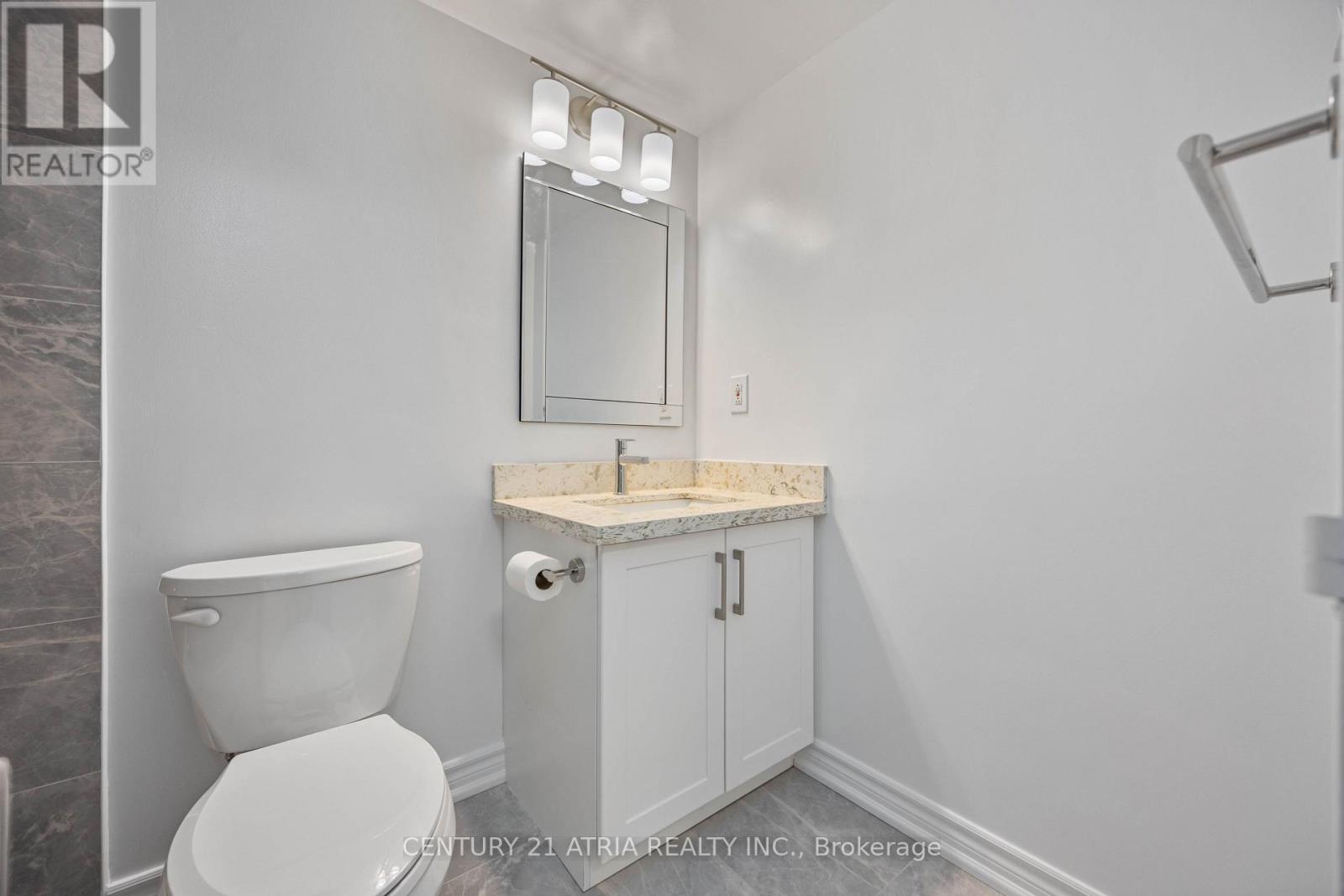 55 Centre Avenue — photo 18