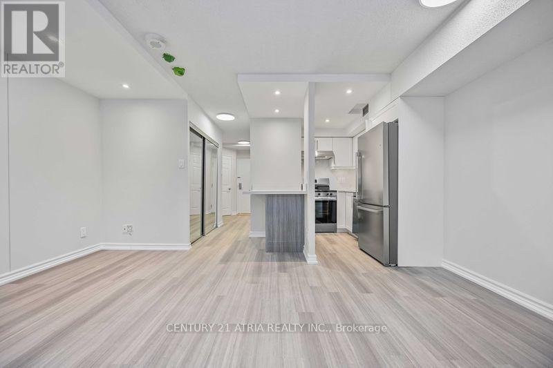 55 Centre Avenue — photo 2