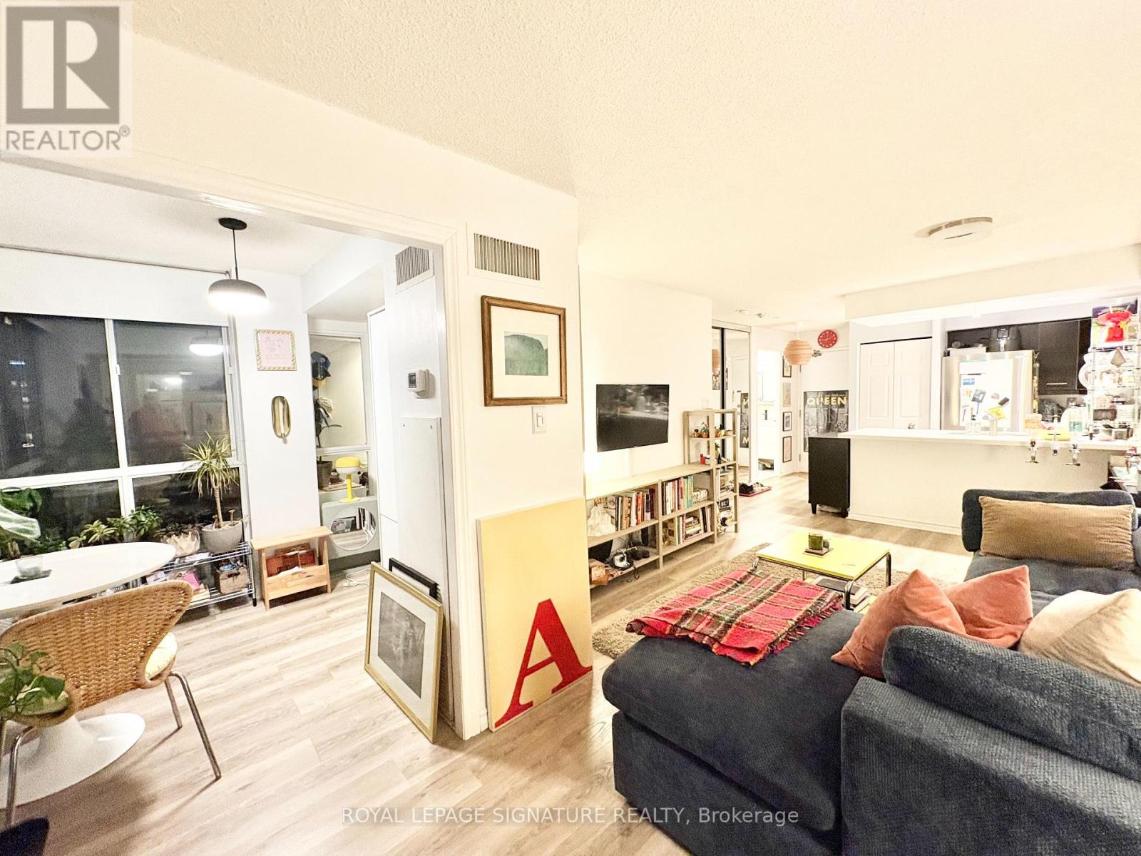 801 King Street West — photo 12