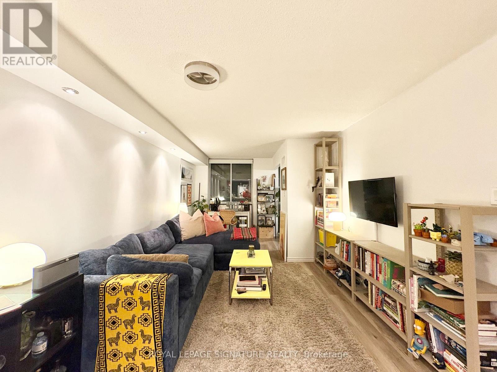 801 King Street West — photo 2