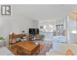 Foyer - 2 - 359 Albany Avenue, Toronto, ON M5R3E2 Photo 6