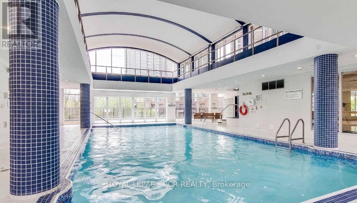 33 Sheppard Avenue — photo 18