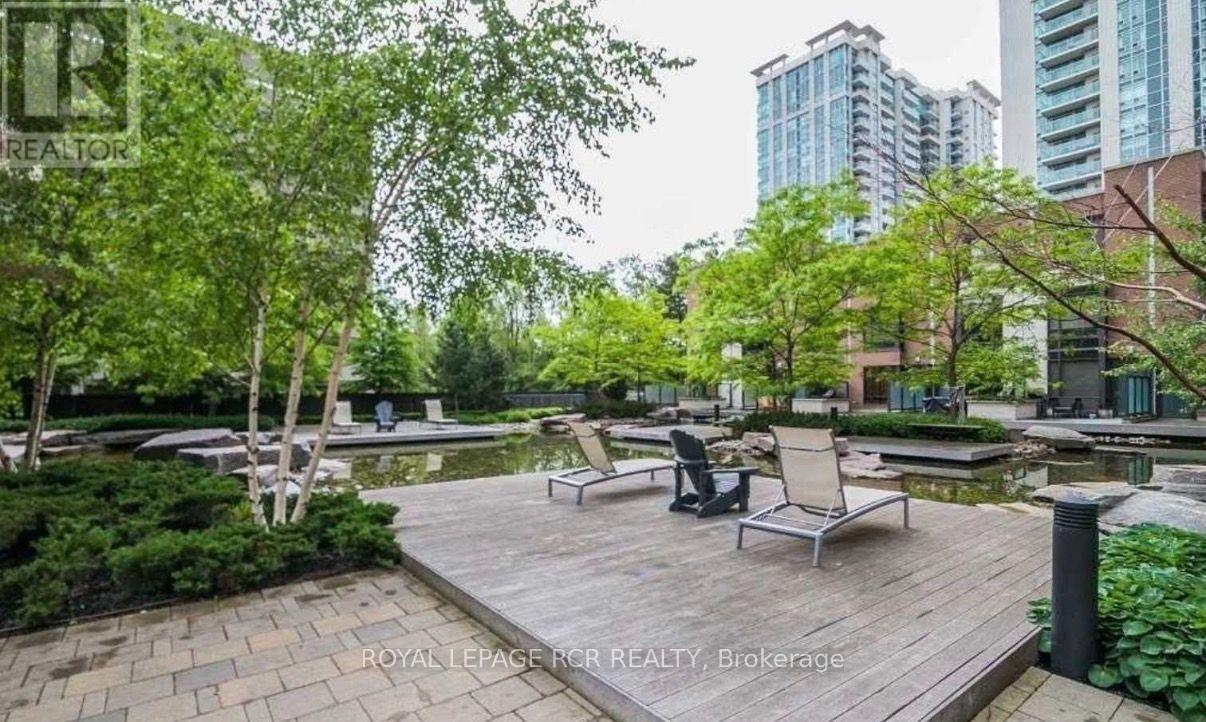 33 Sheppard Avenue — photo 21