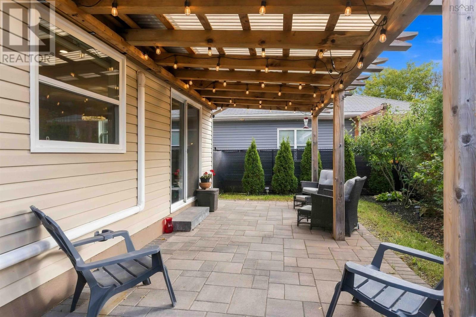 37 Bigelow Street - 32