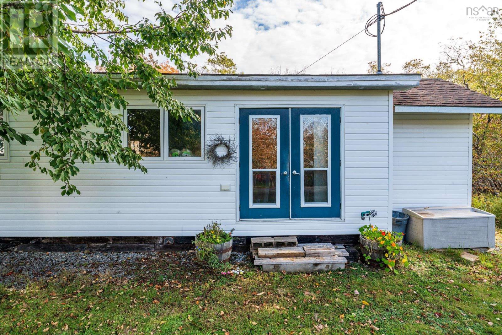 1 Belleville Road - 12