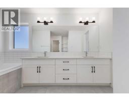 390 Ellen Park, Crossfield, AB T0M0S0 Photo 32