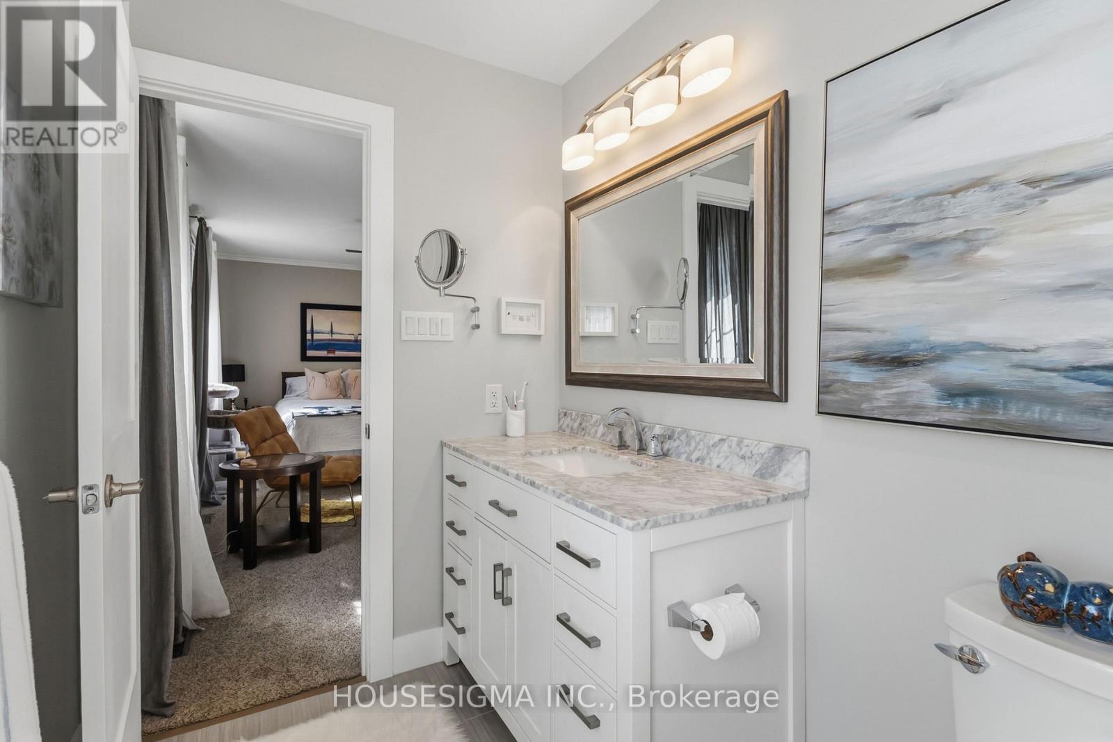 711 BUTLER AVENUE - 31