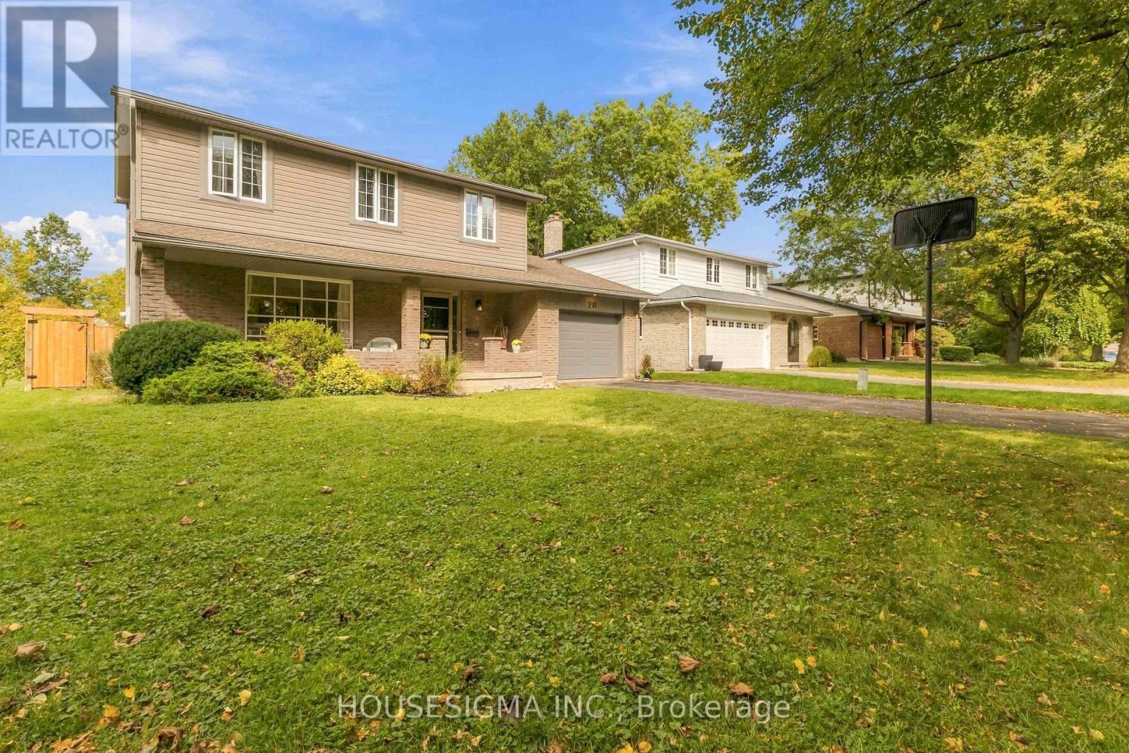 711 BUTLER AVENUE - 44
