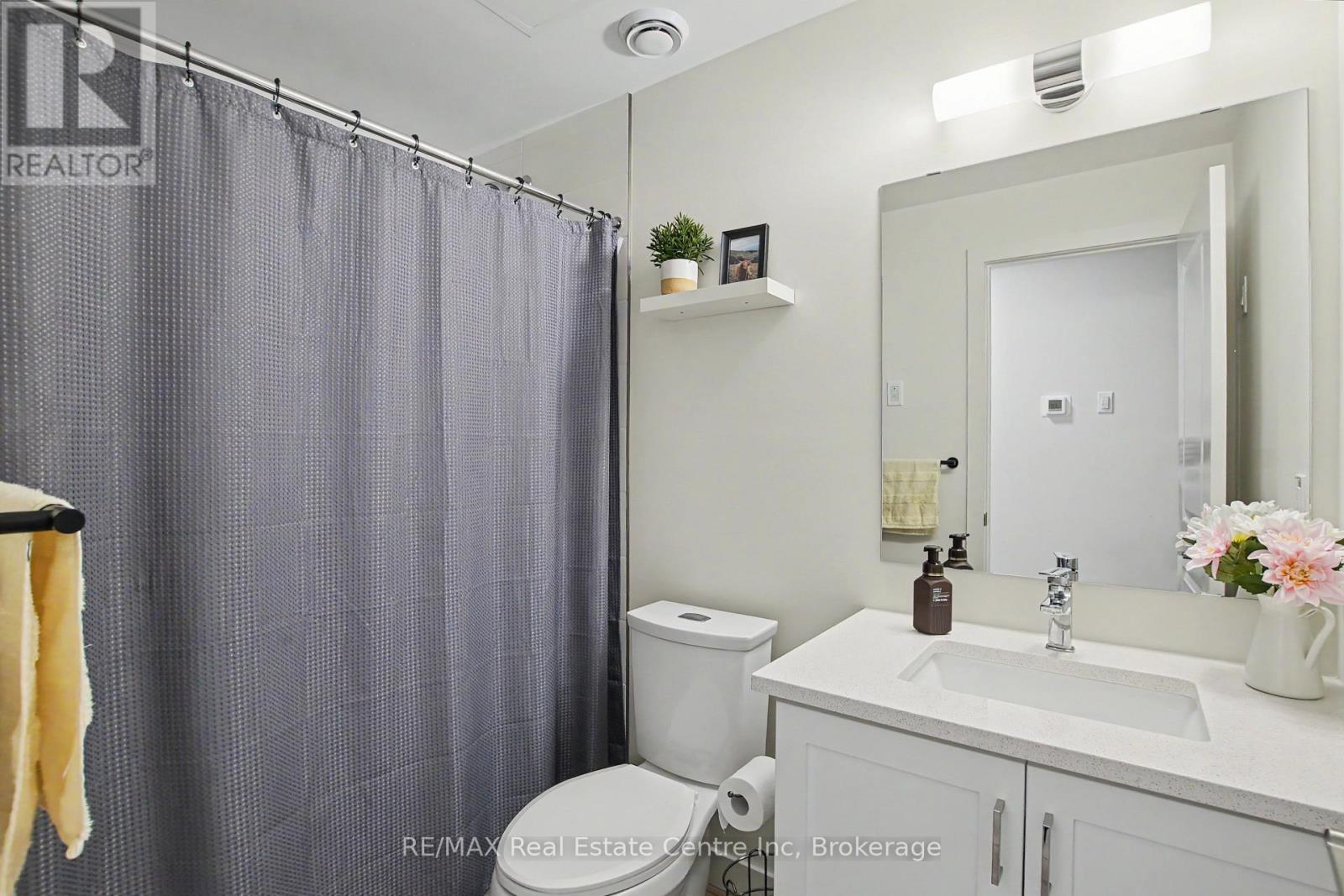 824 Woolwich Street — photo 13