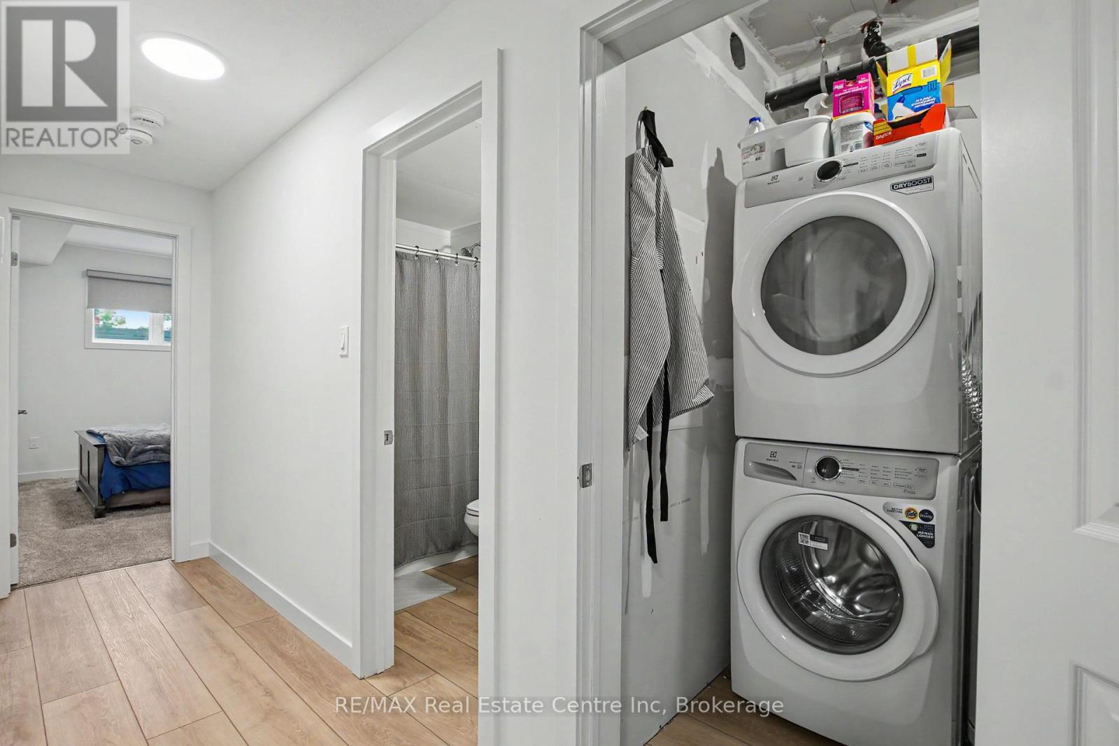 824 Woolwich Street — photo 19
