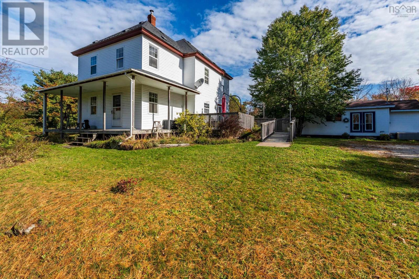 1 Belleville Road - 17