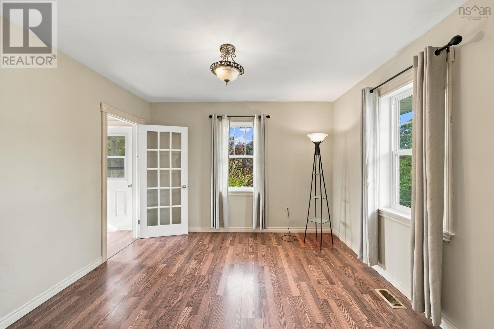 1 Belleville Road - 39