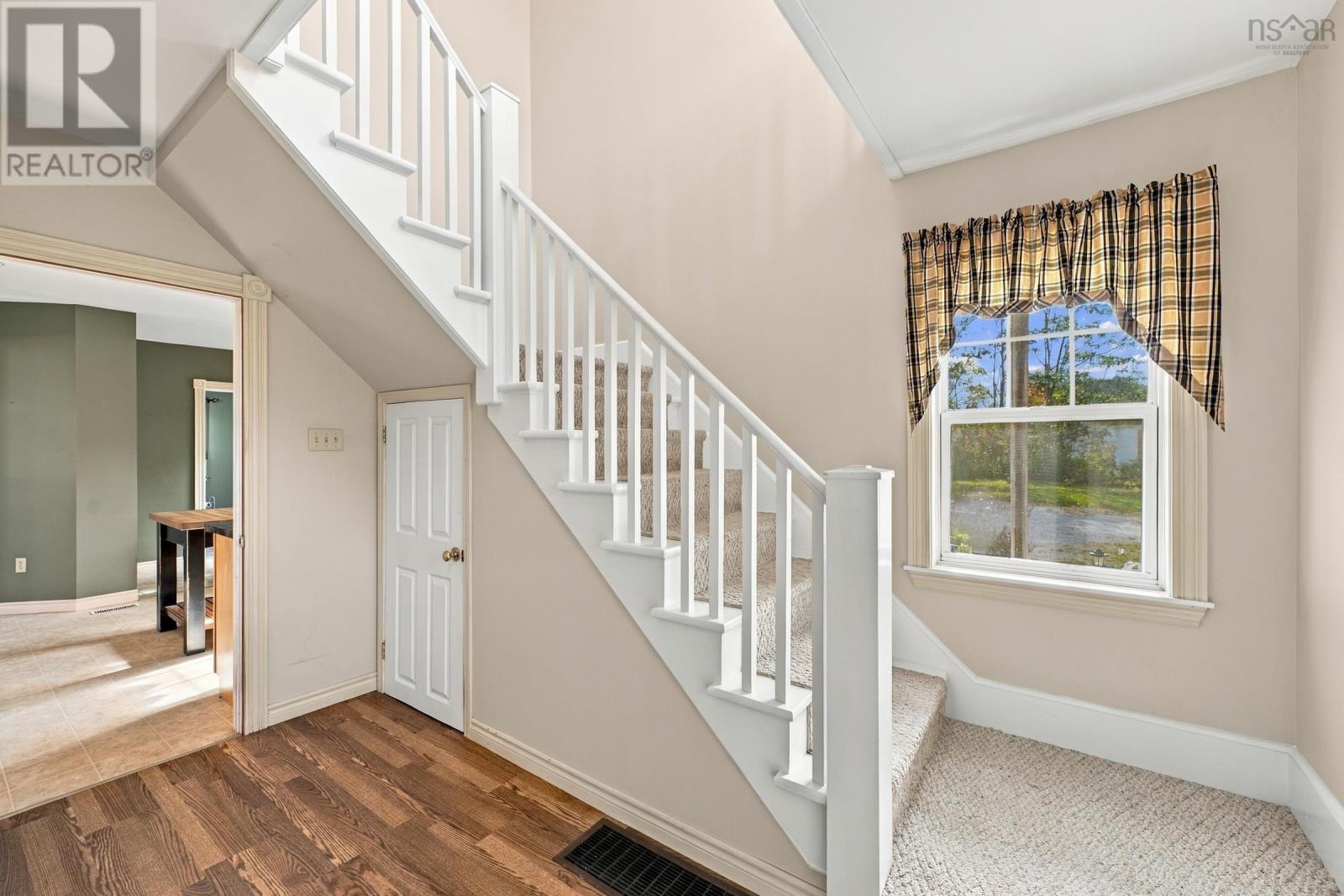 1 Belleville Road - 40