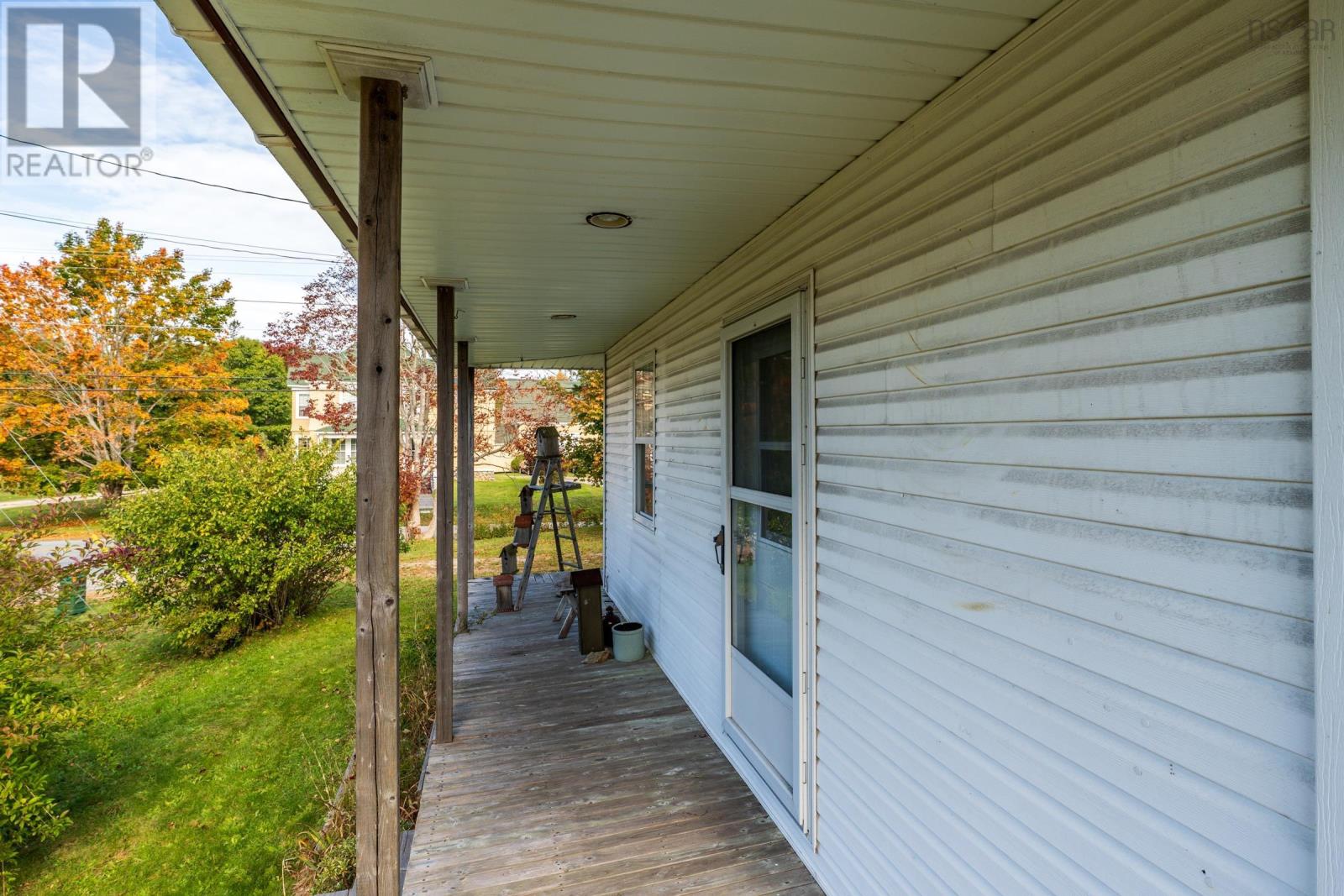 1 Belleville Road - 7