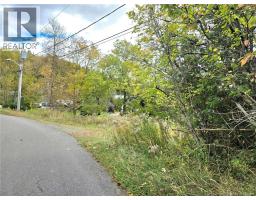 372 Highland Road, photo 3