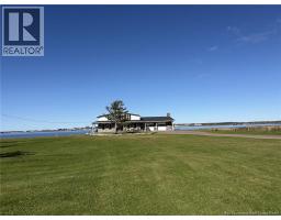 Foyer - 4595 Route 113, Haut Lameque, NB E8T3L5 Photo 8