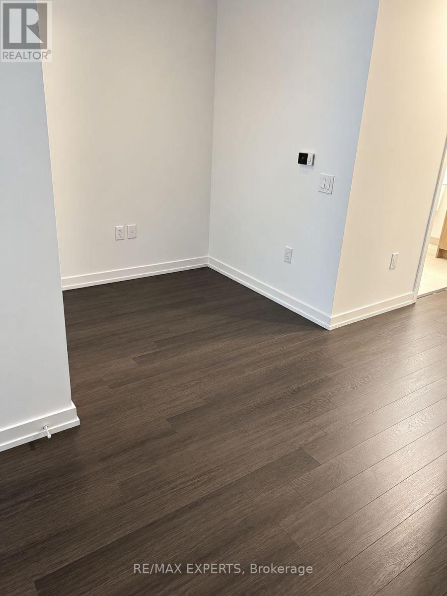 4010 Eglinton Avenue West — photo 14