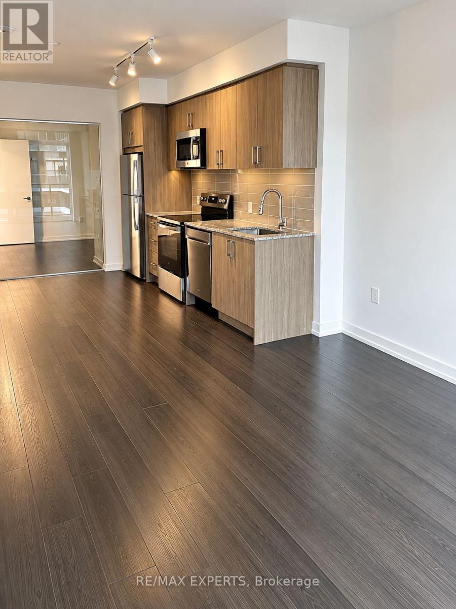 4010 Eglinton Avenue West — photo 8