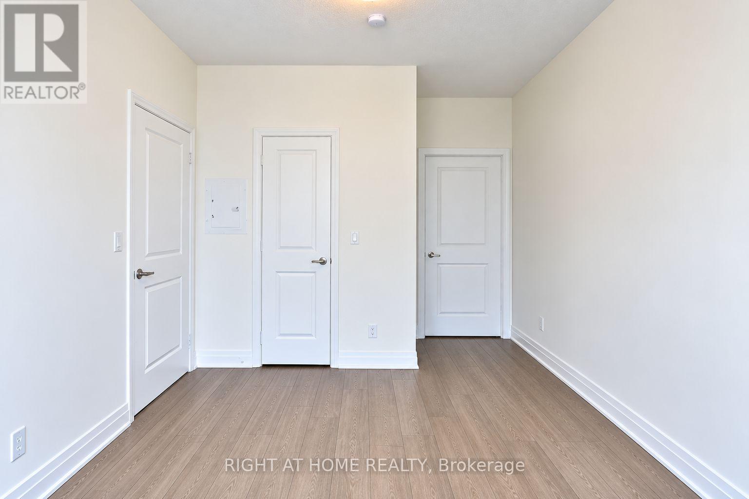 55 Speers Road — photo 12