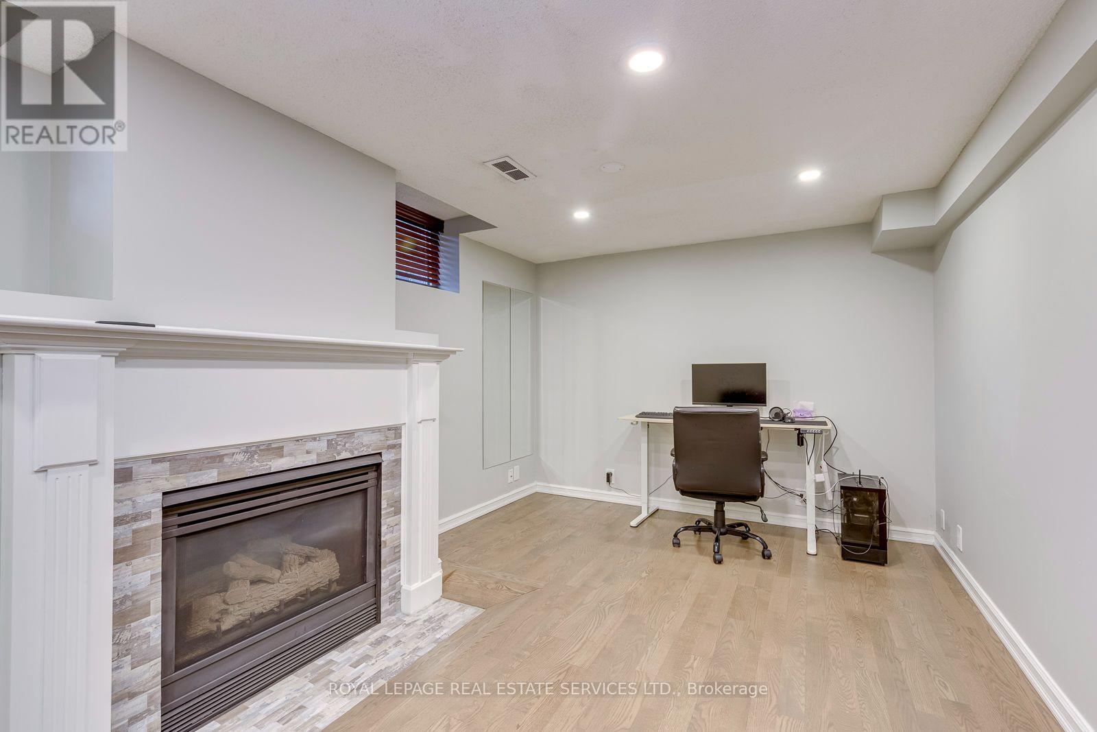 2100 Galena Crescent — photo 35