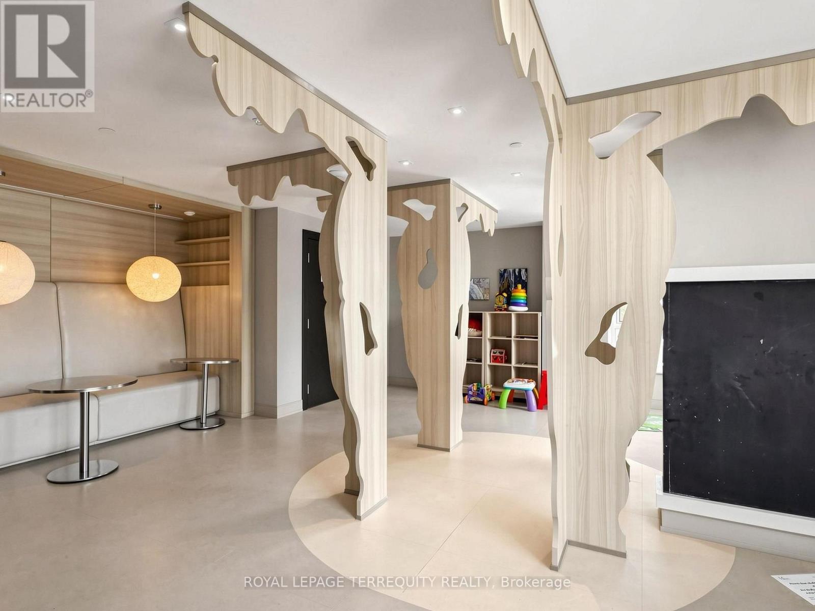 8 Nahani Way — photo 37