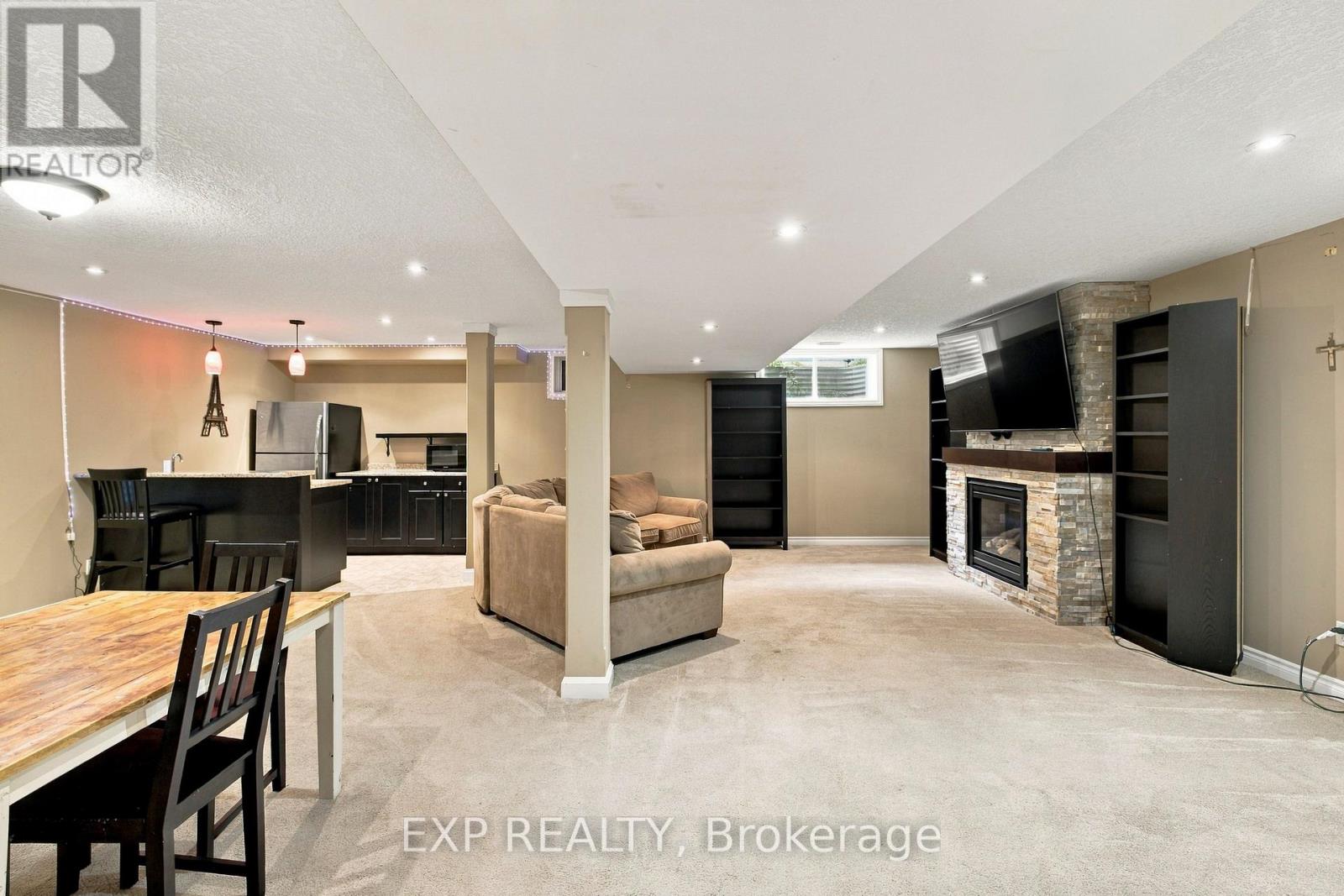 697 Rhine Fall Drive, Waterloo, ON photo 14