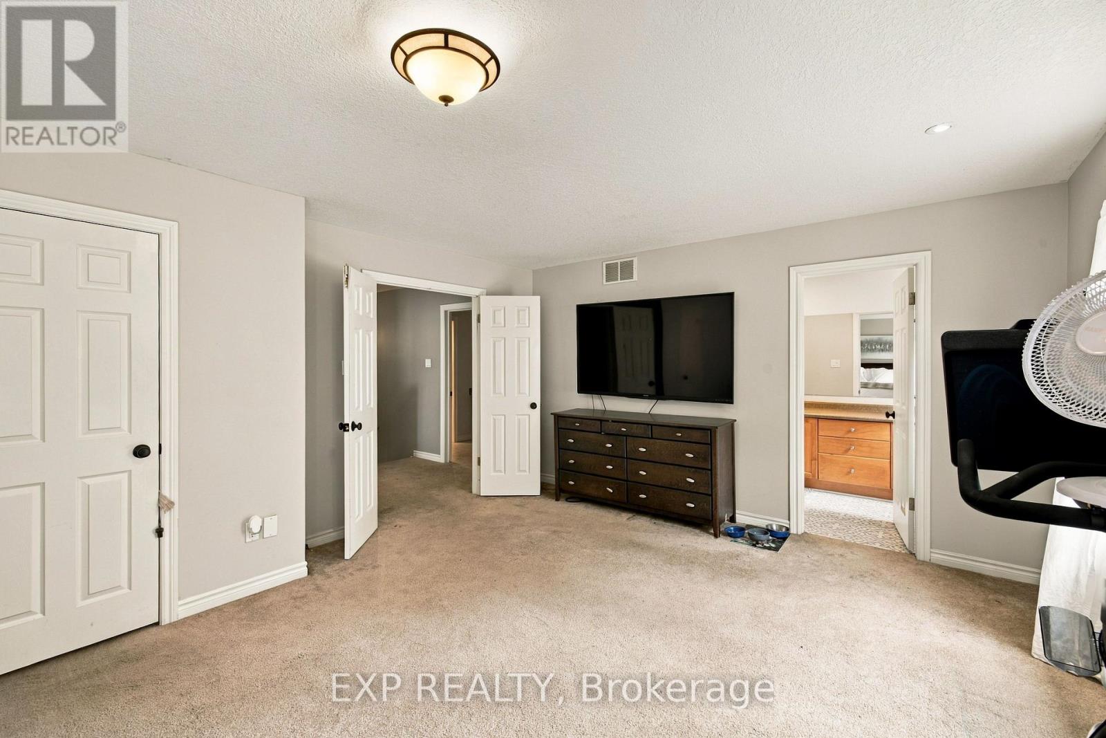 697 Rhine Fall Drive, Waterloo, ON photo 33