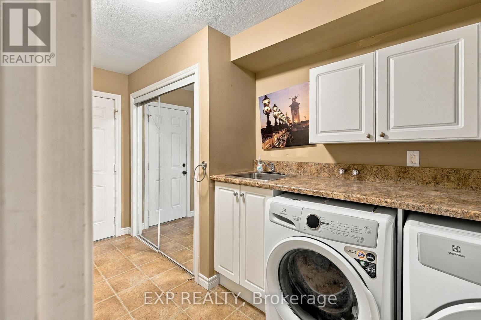 697 Rhine Fall Drive, Waterloo, ON photo 41