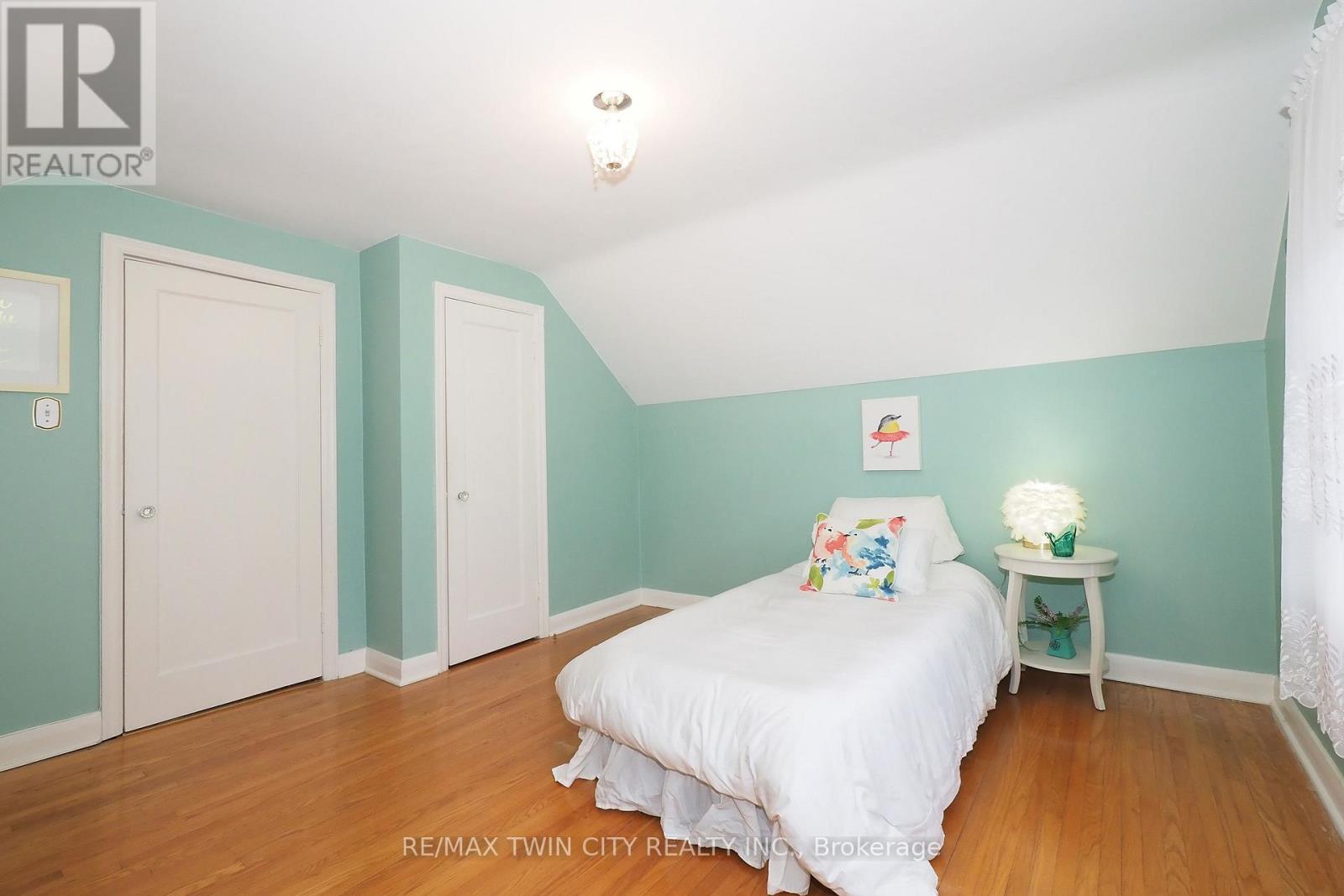 44 Ruby Street, Kitchener, ON photo 23