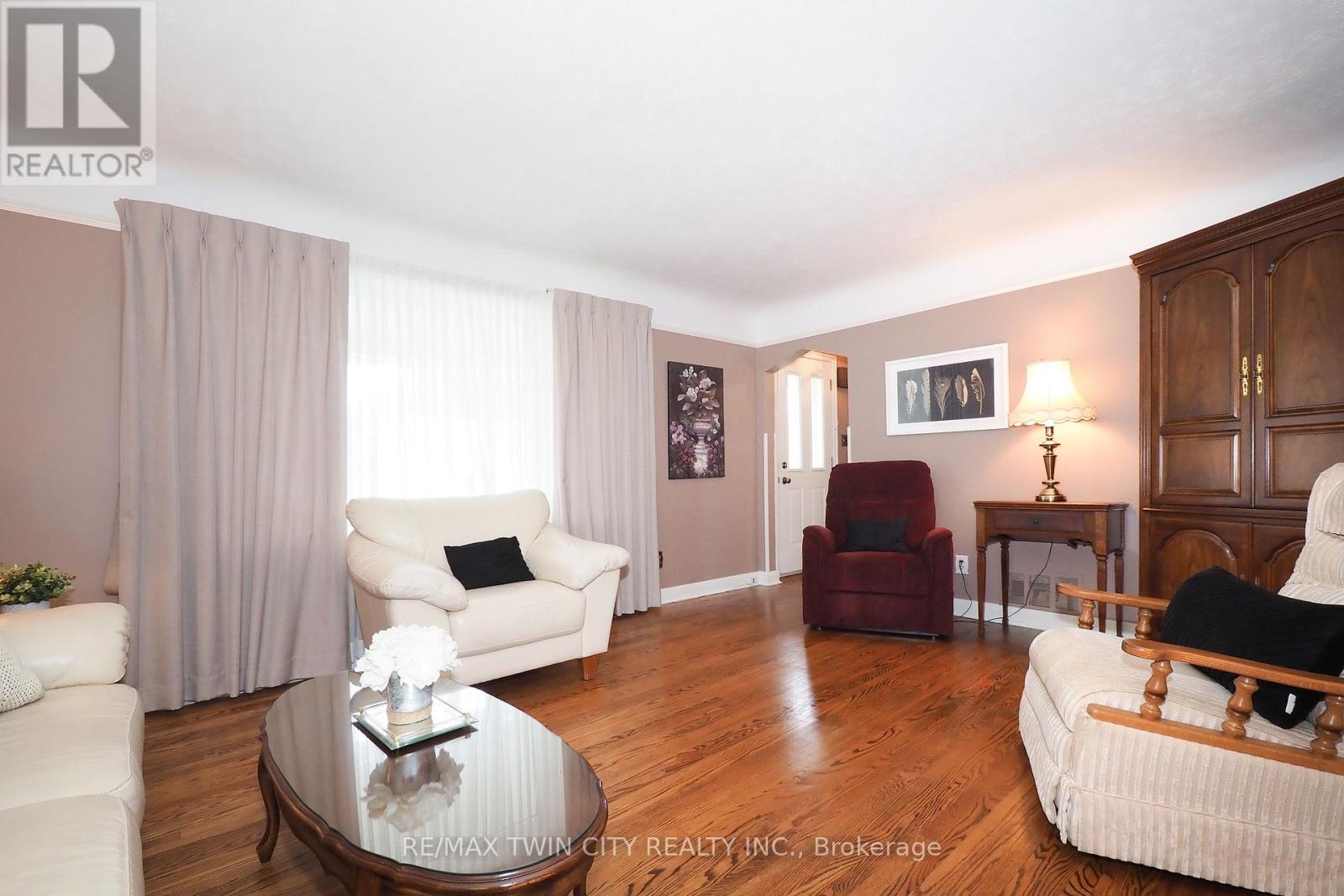44 Ruby Street, Kitchener, ON photo 7