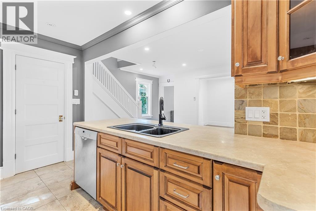 17 GERRARD Street - 10
