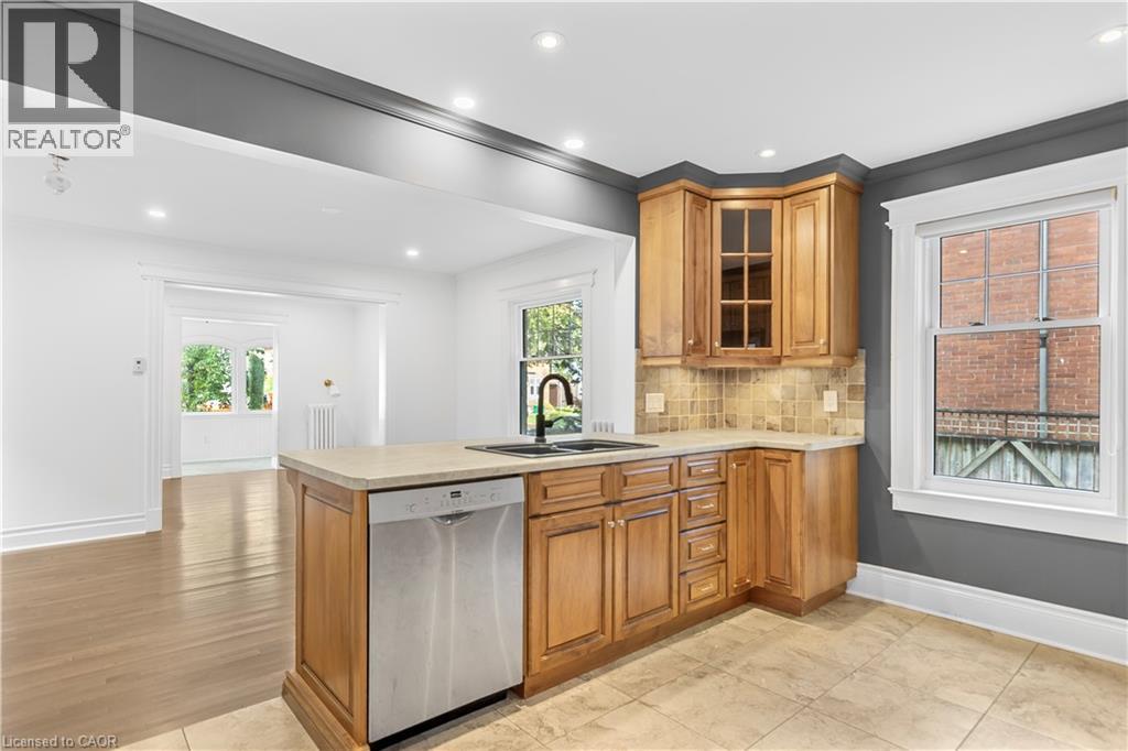 17 GERRARD Street - 11