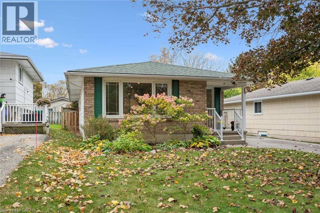 35 PEPPERWOOD Crescent — photo 2