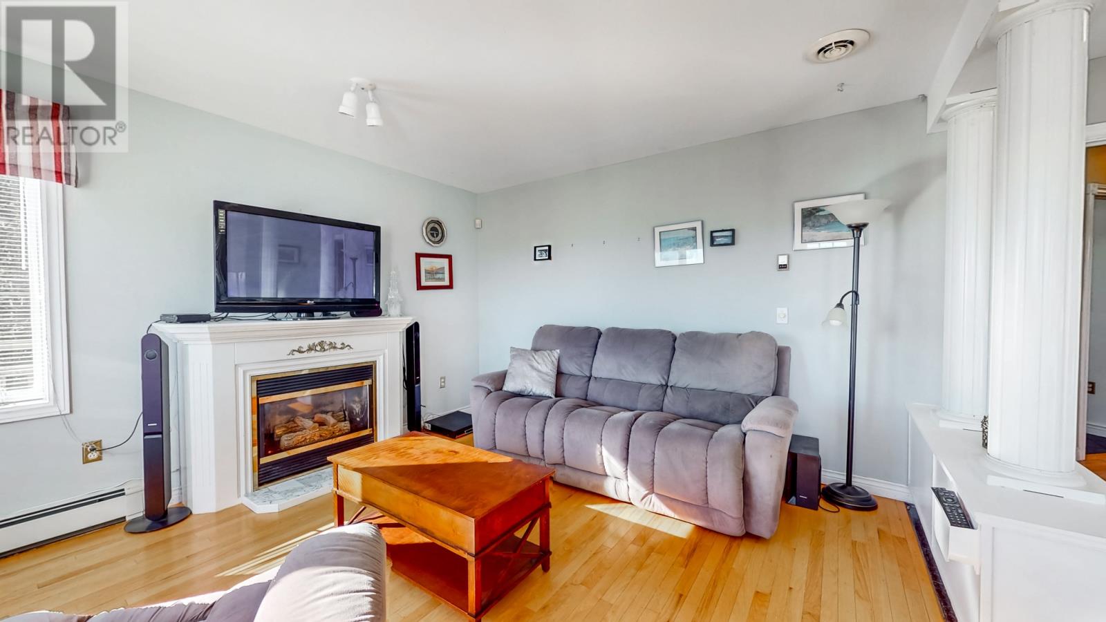 1696 Torbay Road - 21