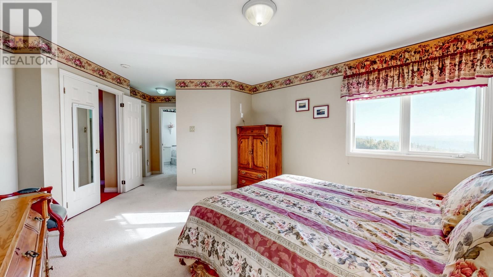 1696 Torbay Road - 26